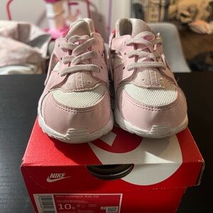 Nike Kids Hurrache Light Pink and White Sneakers